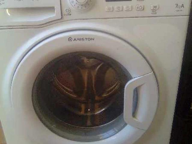 machine a laver Ariston 7 kg machine a laver Ariston 7 kg