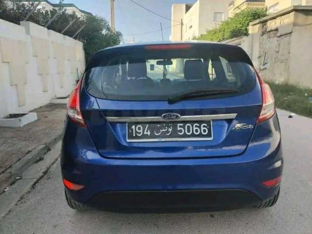 FORD FIESTA TITANIUM PREMIÈRE MAIN TRÈS PROPRE FORD FIESTA TITANIUM PREMIÈRE MAIN TRÈS PROPRE