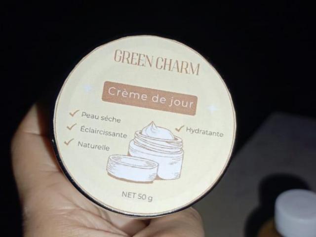 Vente des huiles essentielles et végétales, soins Visage et capillaire Vente des huiles essentielles et végétales, soins Visage et capillaire
